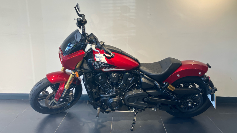 Indian Scout 101 Ltd+Tech Maroon w/graphics (25MY)